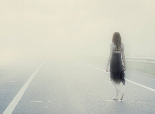 37925-alone,beauty,black,white,darkness,depressed,emotion-f98353624a2393c43638072739f3aacf_h.jpg, 16 KB
