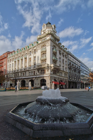 398px-Street_Knez_Mihailova.png, 406 KB